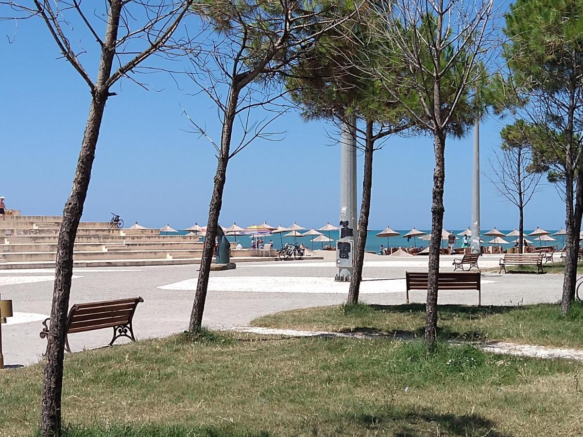 Durazzo Vollga 2 Apartment Durres Bagian luar foto